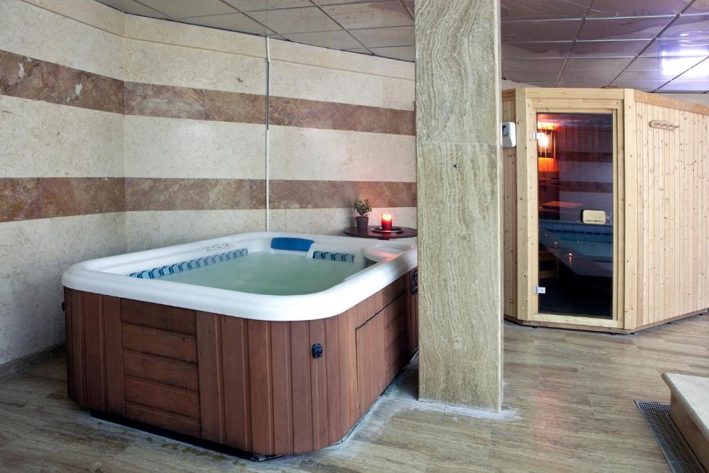 Lithos Hotel Spa - Lithos Hotel Spa -
